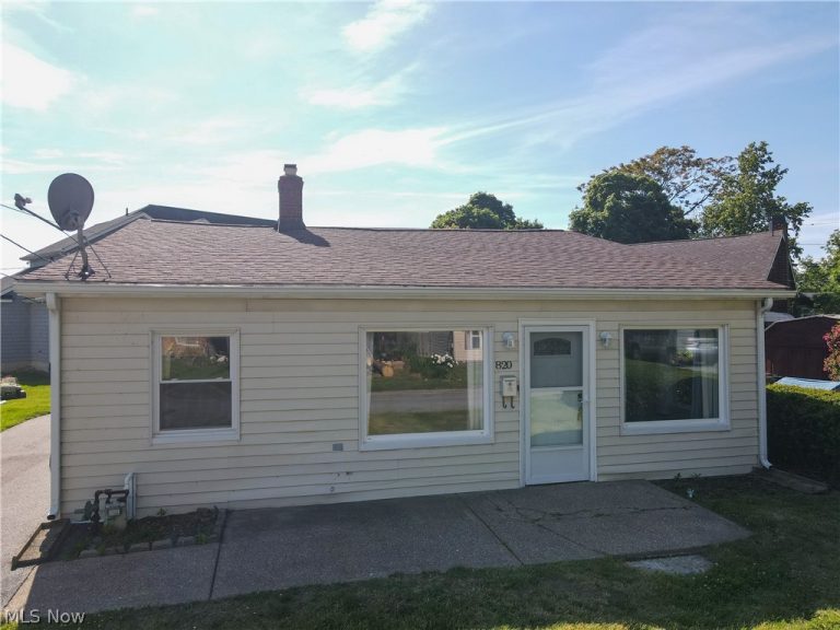 820 Peach Boulevard, Willoughby, OH - Photo 3