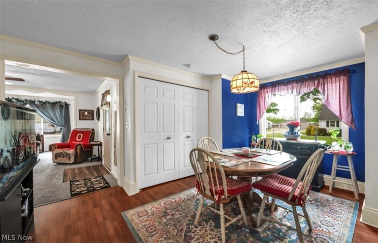 77 Crowell Avenue, Geneva, OH - Photo 8