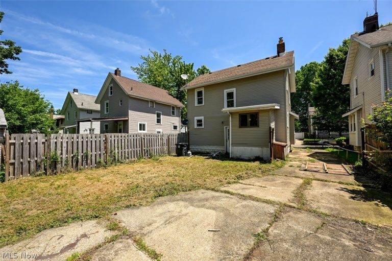 980 Neptune Avenue, Akron, OH - Photo 6