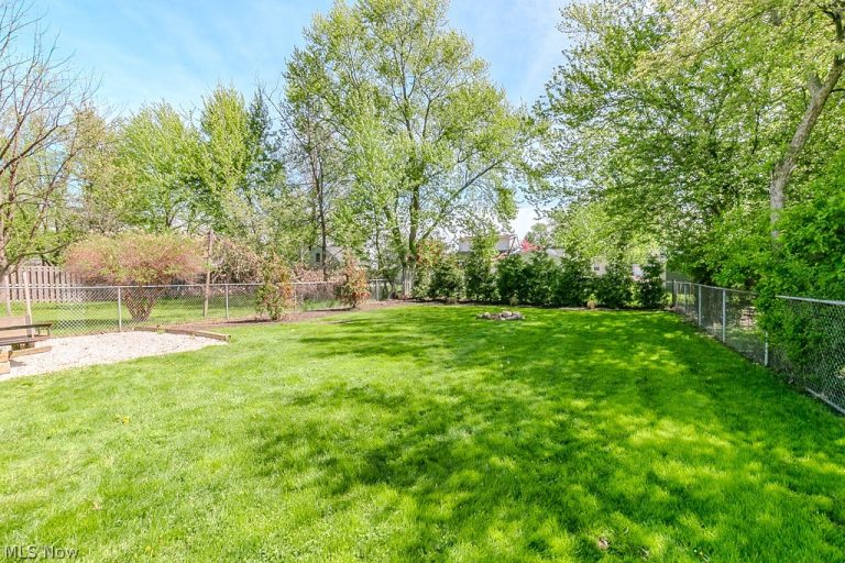 1297 Lander Road, Mayfield Heights, OH - Photo 8