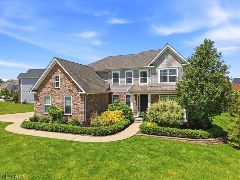 351 Glasgow Drive, Highland Heights, OH - Photo 2