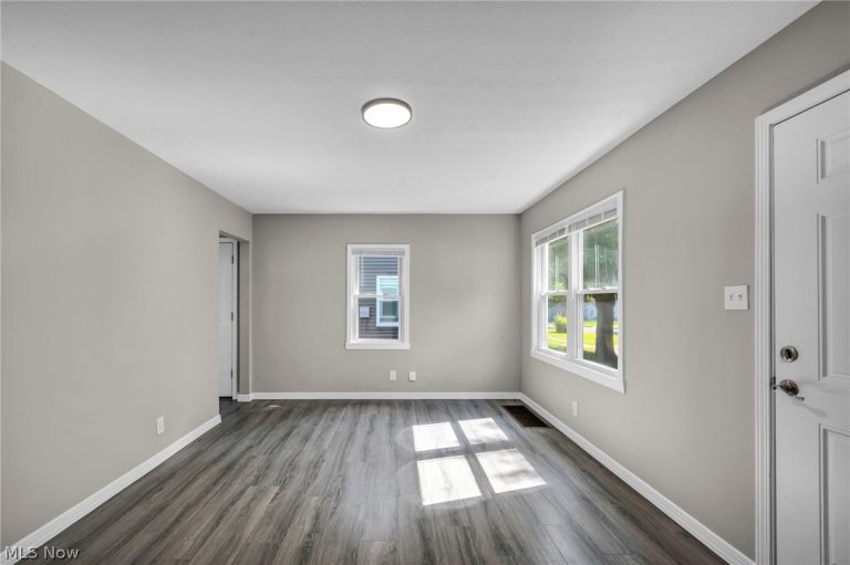 1291 Hardesty Boulevard, Akron, OH - Photo 6