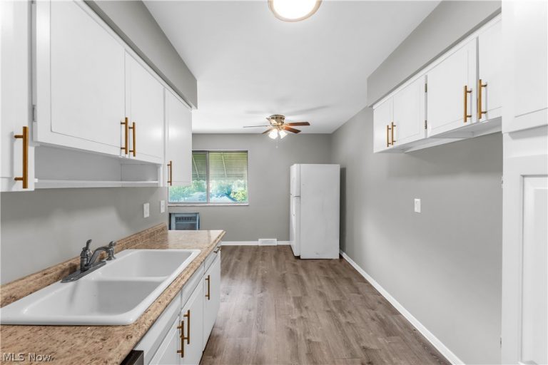 2537 Noble Road #301, Cleveland Heights, OH - Photo 8