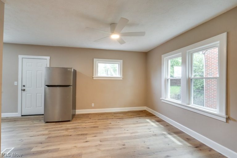 925 224th Street, Euclid, OH - Photo 8