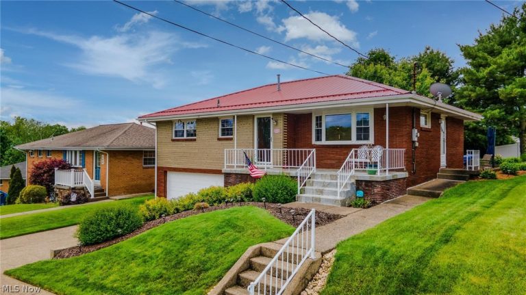 256 Fernwood Avenue, Weirton, WV - Photo 2
