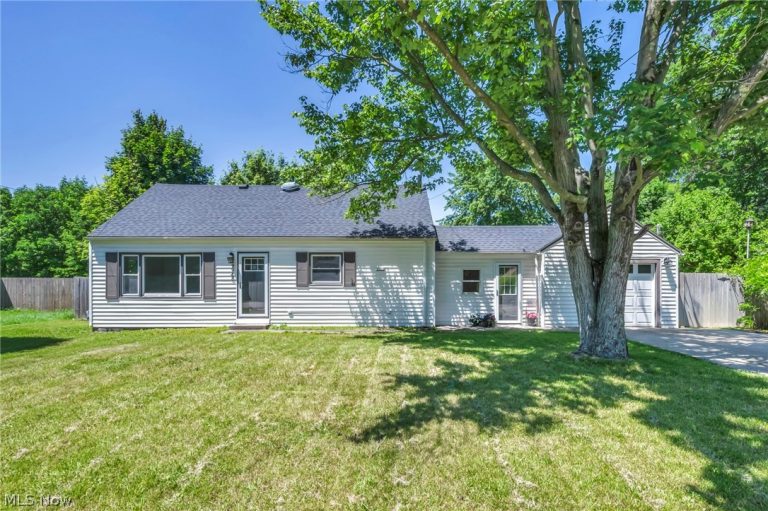 9948 Colfax Drive, Columbia Station, OH - Photo 2