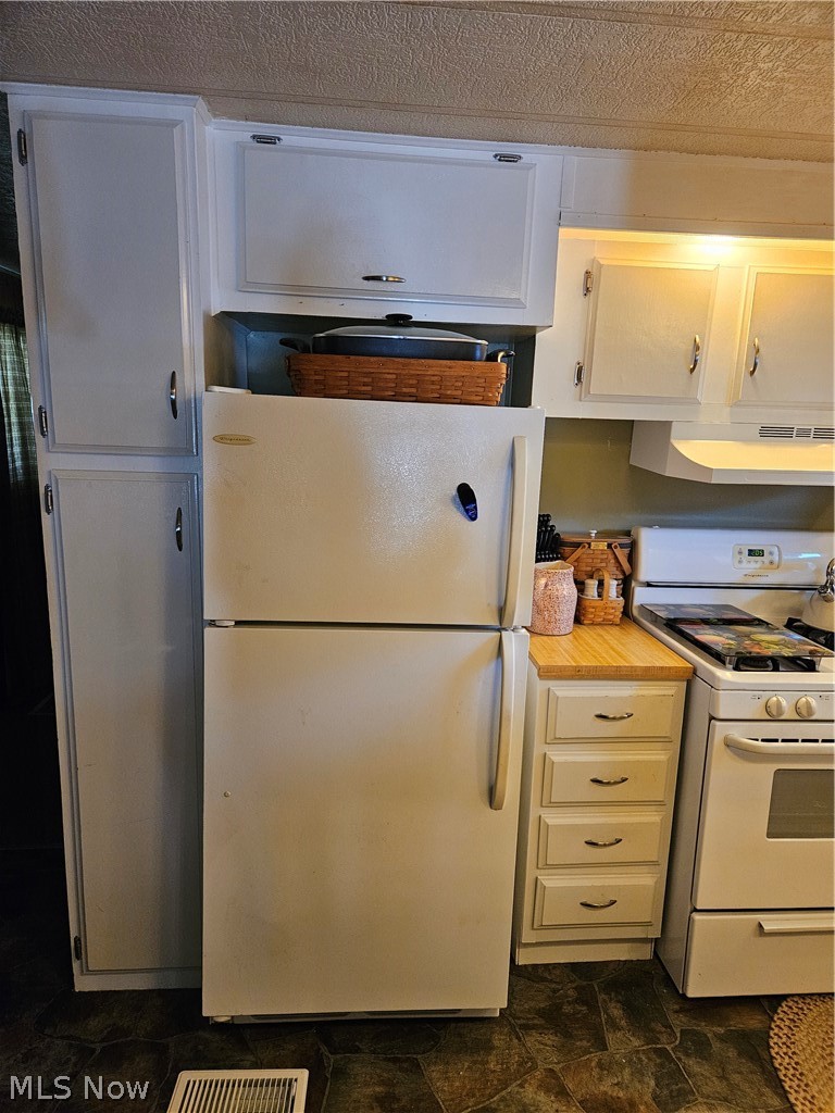 1243 Los Angeles Boulevard, North Canton, OH - Photo 5