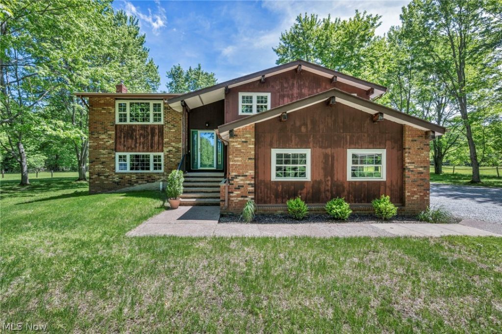 6407 Indian Point Road, Painesville, OH