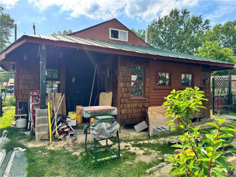 4916 Presidential Drive, Geneva on the Lake, OH - Photo 6