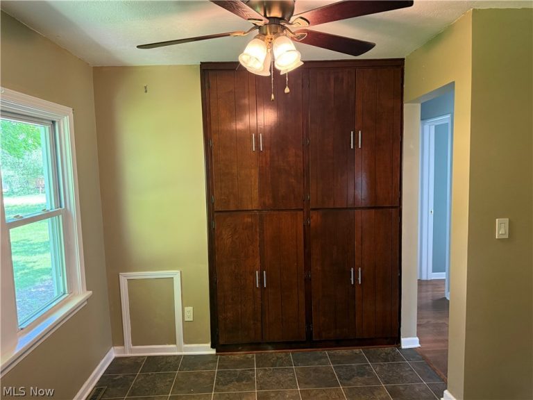 8233 Edgewood Road, Mentor, OH - Photo 5