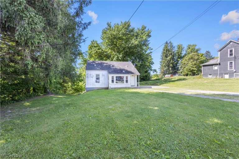 1402 Wheeling Avenue, Cambridge, OH - Photo 2