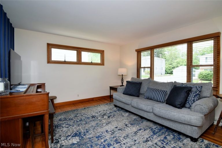 906 Davis Avenue, Cuyahoga Falls, OH - Photo 4