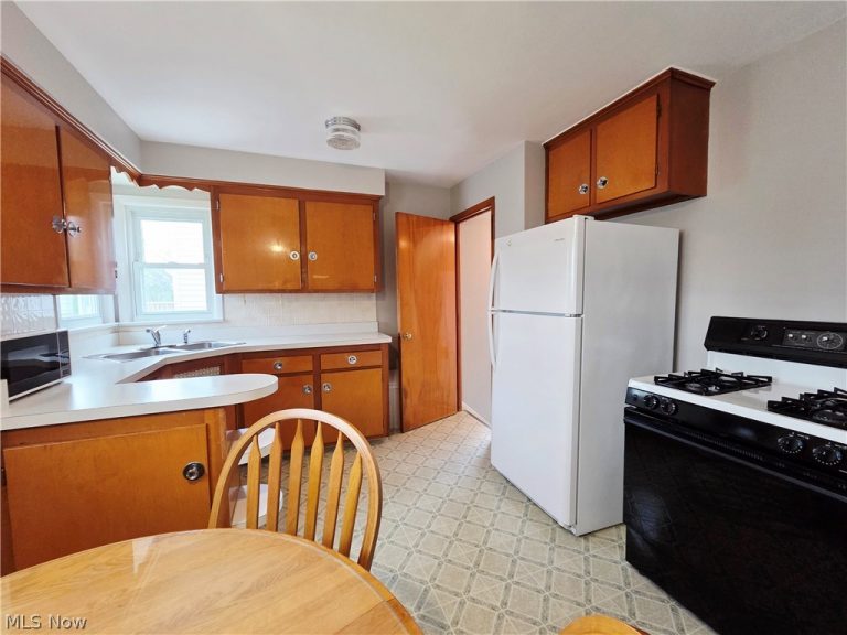 15804 Northwood Avenue, Maple Heights, OH - Photo 4
