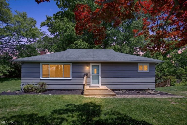 5535 Chestnut Street, Mentor on the Lake, OH - Photo 3