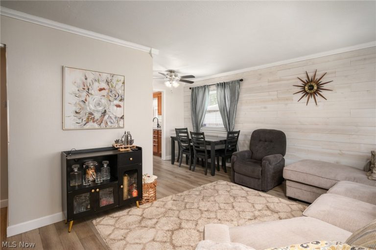27030 Farringdon Avenue, Euclid, OH - Photo 2