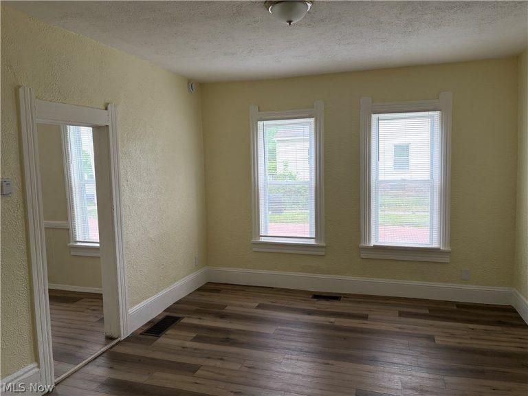 2100 95th Street, Cleveland, OH - Photo 4