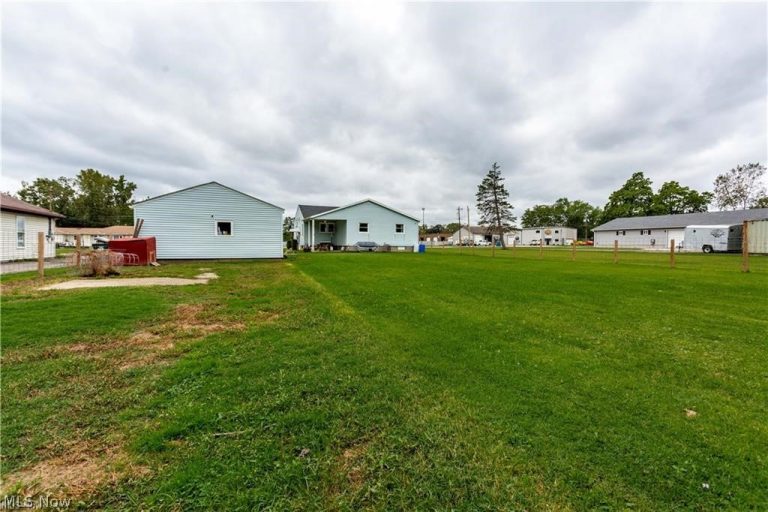 41386 Schadden Road, Elyria, OH - Photo 6