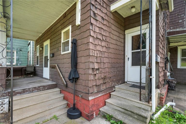 1206 Lawrence Road, Canton, OH - Photo 3
