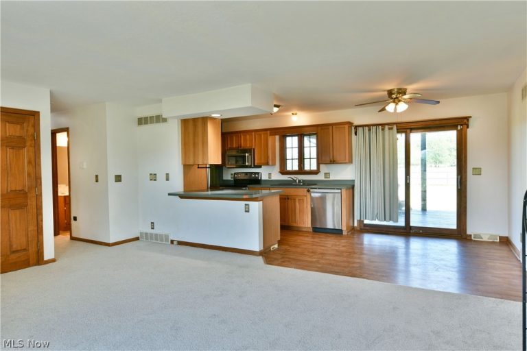 6525 Duck Creek Road, Berlin Center, OH - Photo 6
