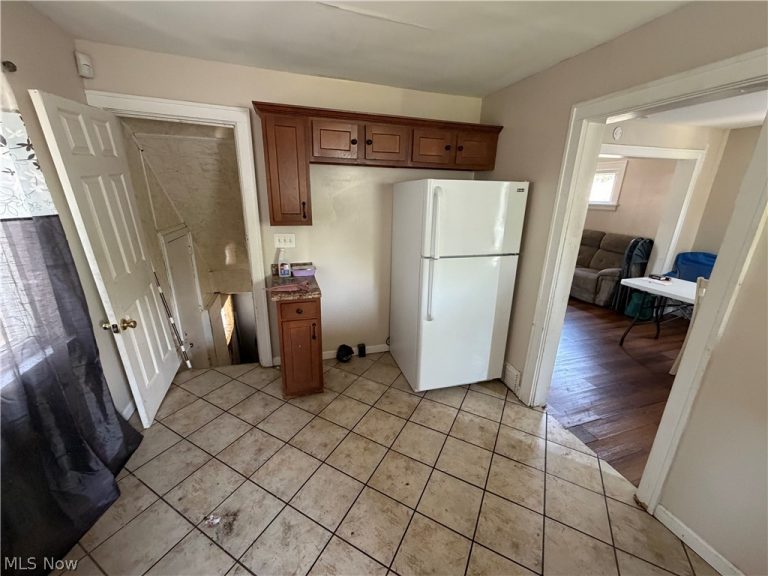 12310 Griffing Avenue, Cleveland, OH - Photo 8