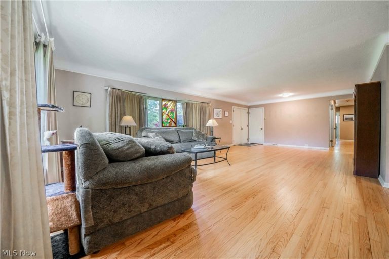 23225 Bryden Road, Shaker Heights, OH - Photo 6