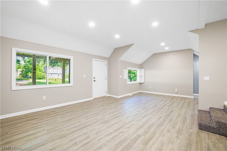 3961 Klein Avenue, Stow, OH - Photo 6