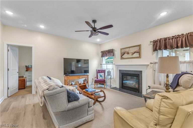 5940 Cape Hatteras, Vermilion, OH - Photo 3