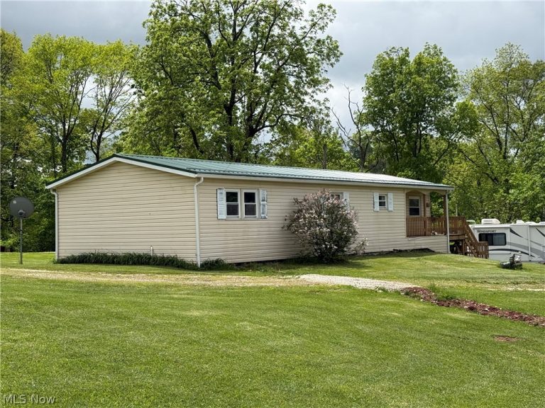 54552 Sarahsville Road, Senecaville, OH - Photo 5