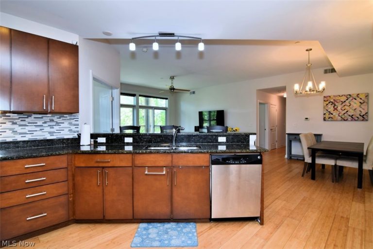1403 Copper #307, Cleveland Heights, OH - Photo 5