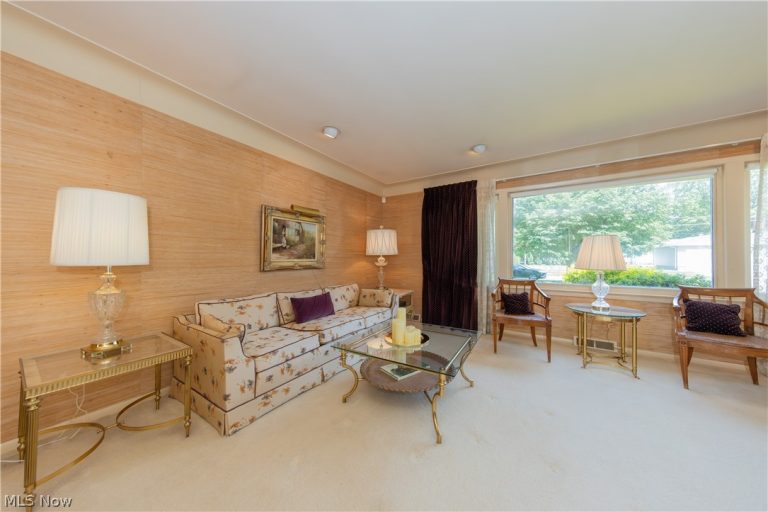1750 Kenton Circle, Lyndhurst, OH - Photo 6