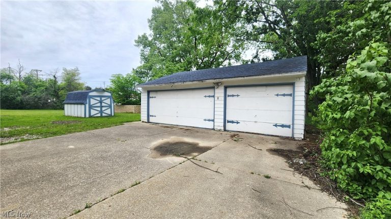 1444 Dill Road, South Euclid, OH - Photo 8