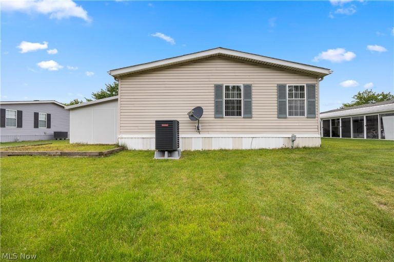 17 Schuberts Alley, Olmsted Twp, OH - Photo 8
