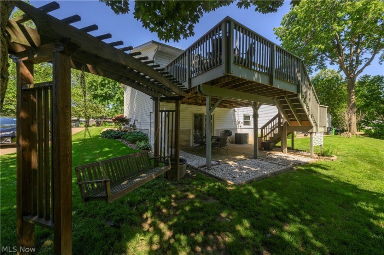 1300 Hyacinth Drive, North Canton, OH - Photo 3