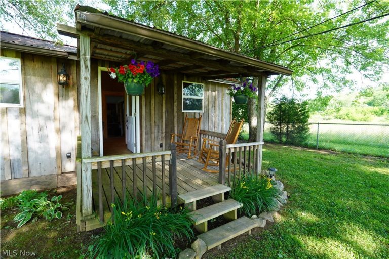 173 W Apple Blossom Way, Elizabeth, WV - Photo 4