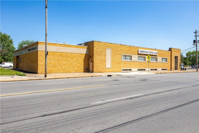 2915 Broadway, Lorain, OH - Photo 2