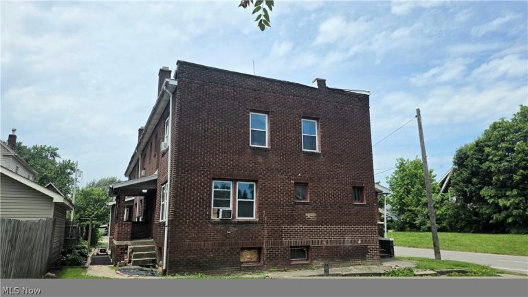 2217 Oakwood Avenue, Youngstown, OH - Photo 6