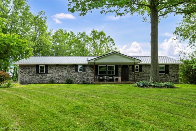 12100 Hoover Avenue, Uniontown, OH - Photo 2