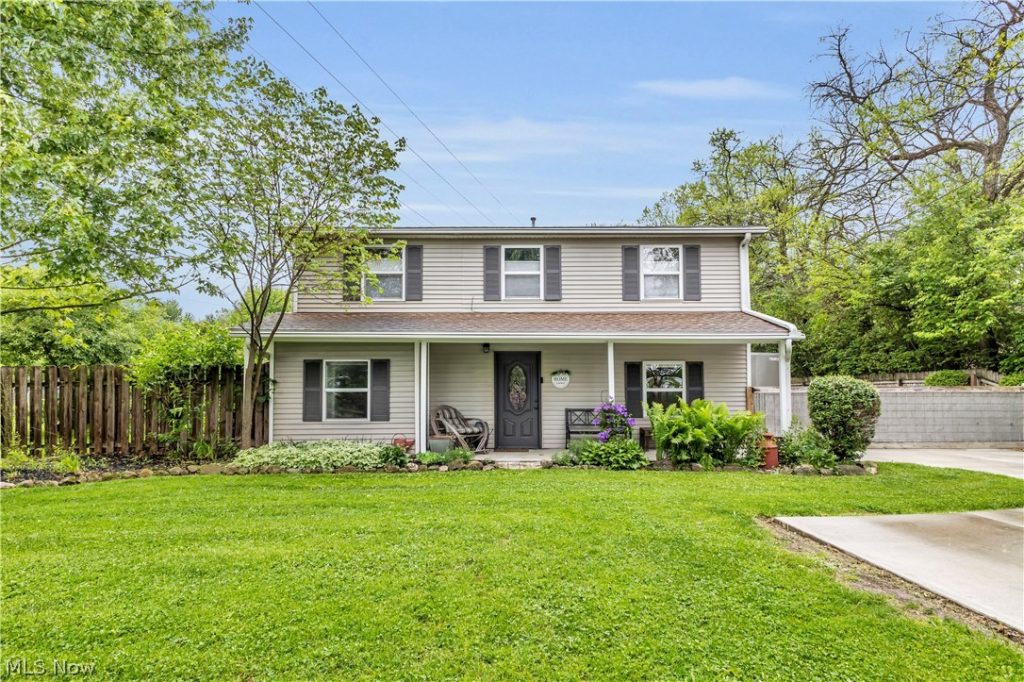 8704 Columbia Road, Olmsted Falls, OH