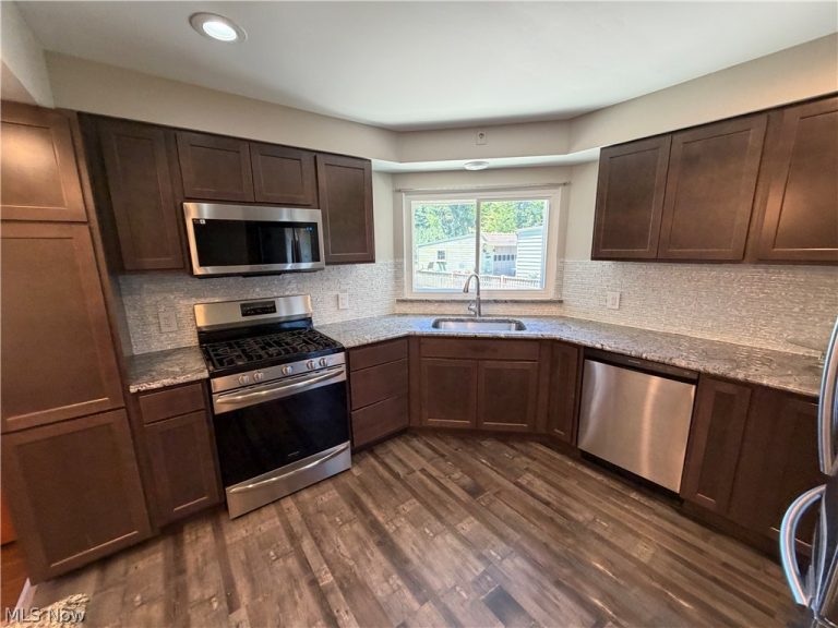 21779 Eaton Road, Fairview Park, OH - Photo 6