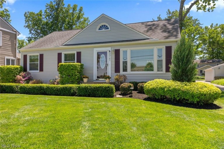 33161 Lake Road, Avon Lake, OH, 44012