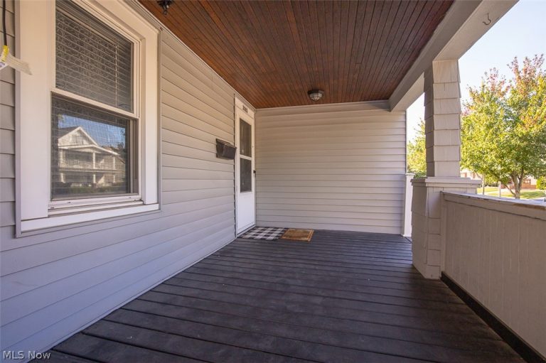 2083 Chesterland Avenue, Lakewood, OH - Photo 3