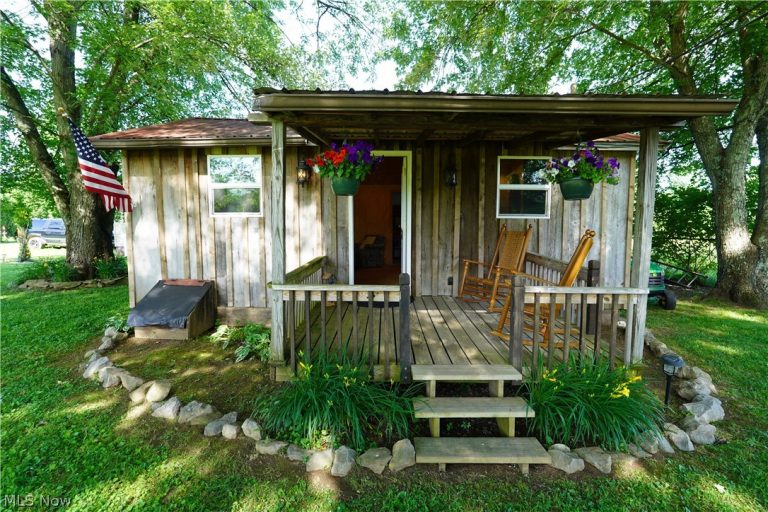 173 W Apple Blossom Way, Elizabeth, WV - Photo 3