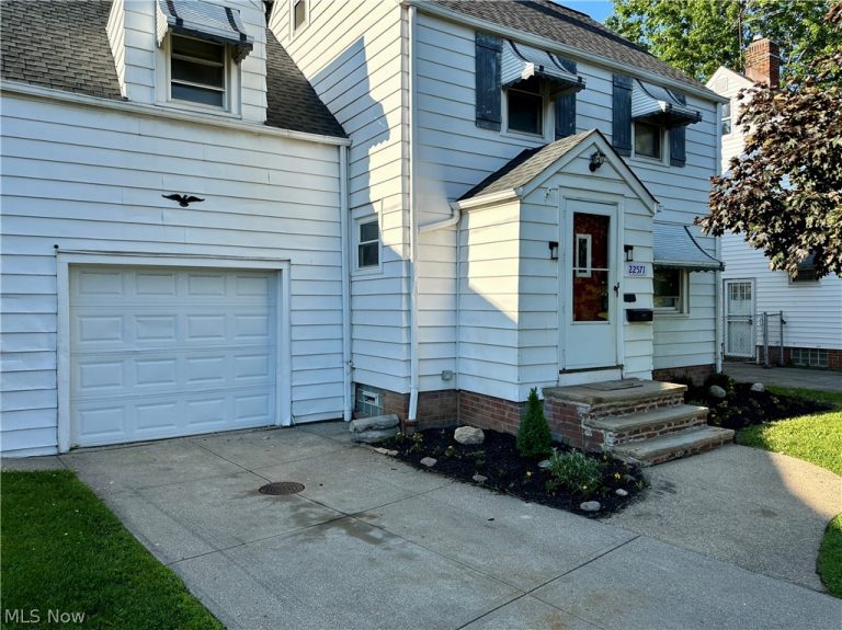 22571 Ivan Avenue, Euclid, OH - Photo 2