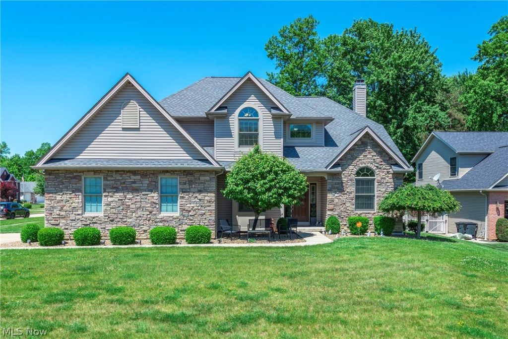 20424 Scotch Pine Way, Strongsville, OH