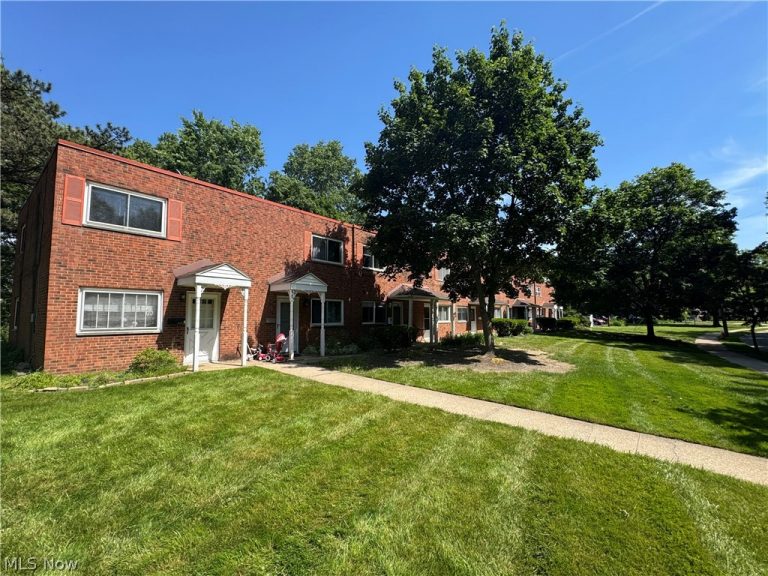 4393 Fairway Drive, Cleveland, OH - Photo 3