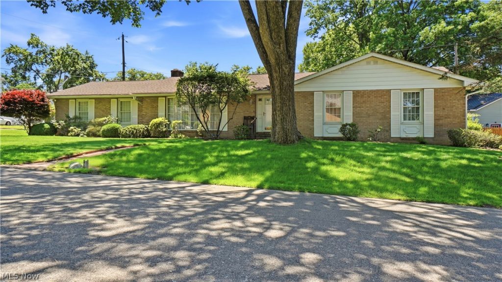 426 Coventry Circle, Zanesville, OH