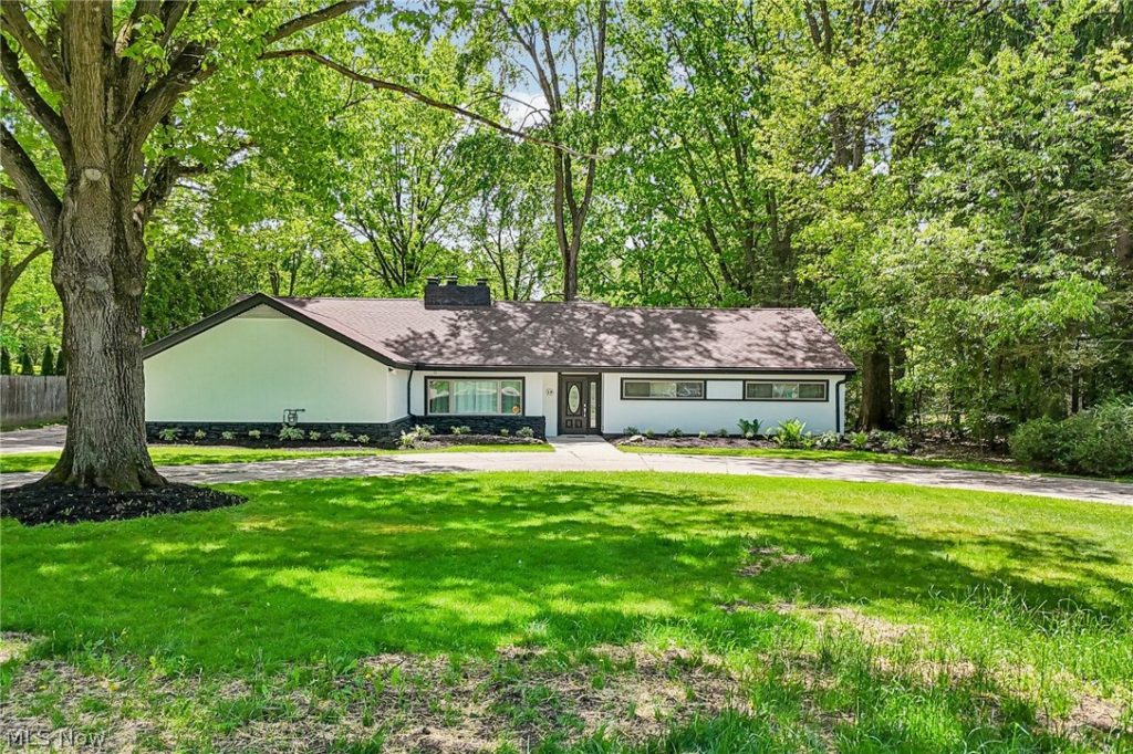 2380 Amesbury Road, Akron, OH