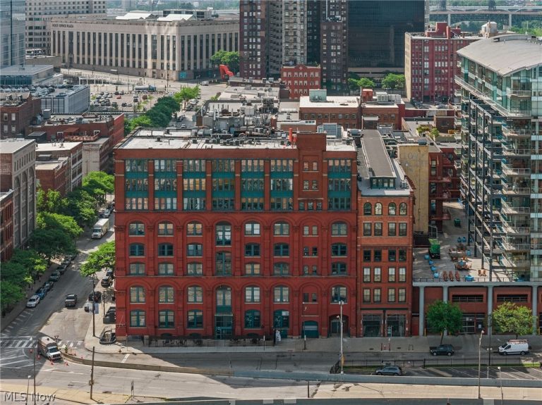 635 Lakeside Avenue #402, Cleveland, OH, 44113