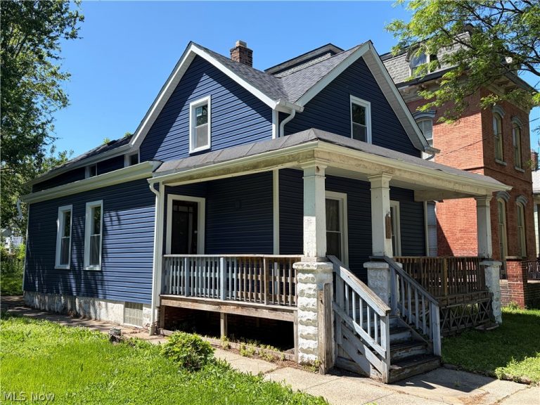 1960 48 Street, Cleveland, OH, 44102