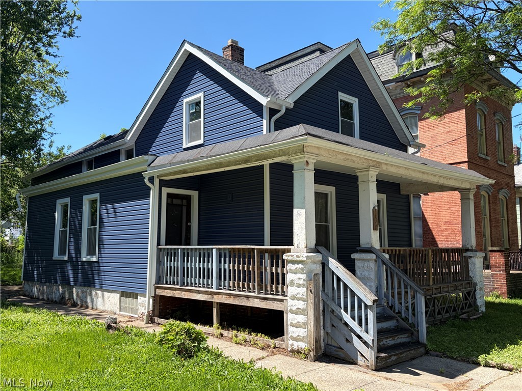 1960 48 Street, Cleveland, OH